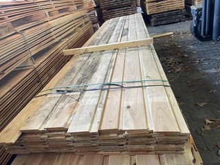 Ca. 147 Douglas halfhoutsrabat, 18x130mm, lengte 400cm